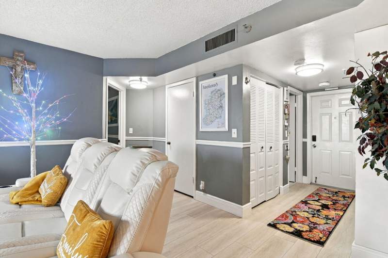 2 bedroom Condominium at 3465 Via Poinciana #405, Ambassador I Condo, Lake Worth — photo 4