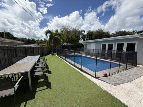 4318 Taylor Street, Hollywood FL - photo 6 of 49
