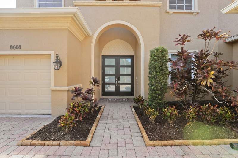 6 bedroom Single Family Residence at 8608 Palisades Lake Drive, Palisades, West Palm Beach — photo 2