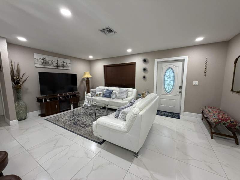 3 bedroom Single Family Residence at 4307 Cypress Lane, Anna Johns Estates, Palm Springs — photo 2