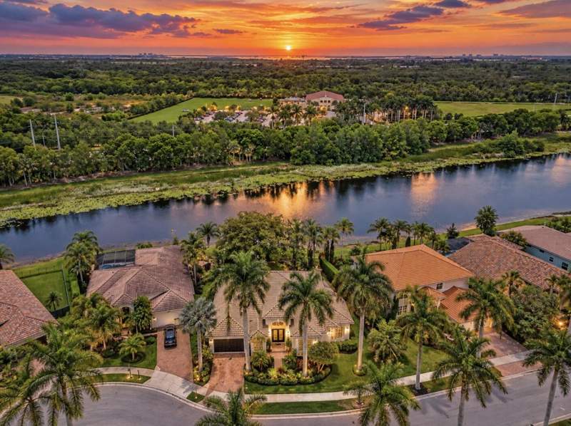 4 bedroom Single Family Residence at 2559 Jardin Lane, Sector 7 Parcel, Weston — photo 2