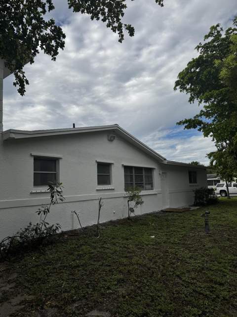 2320 NW 30th Way, Fort Lauderdale FL - photo 7 of 35
