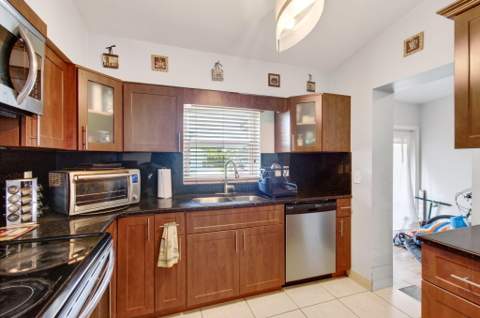 2521 Myrica Road, West Palm Beach FL - photo 17 of 53