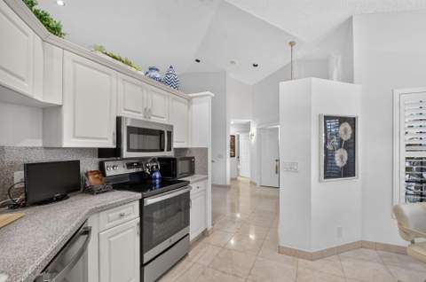 7573 Lexington Club Boulevard #A, Delray Beach FL - photo 9 of 34