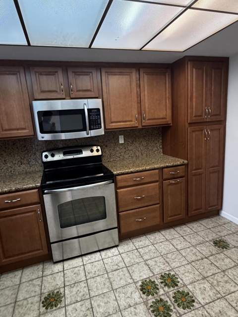 2320 NW 30th Way, Fort Lauderdale FL - photo 17 of 35