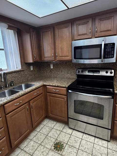 2320 NW 30th Way, Fort Lauderdale FL - photo 18 of 35