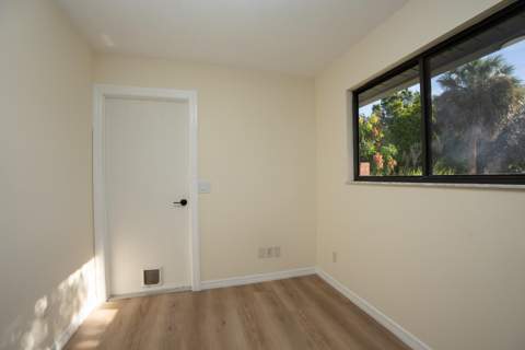 661 SW Cynthia Street, Port St. Lucie FL - photo 13 of 31
