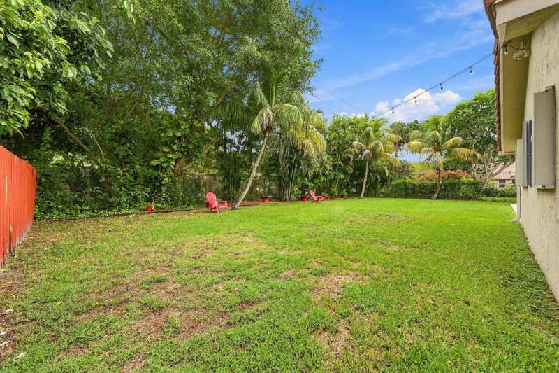 4 bedroom Single Family Residence at 9255 NW 18th Street, Jacaranda Lakes Section Eleven, Plantation — photo 1