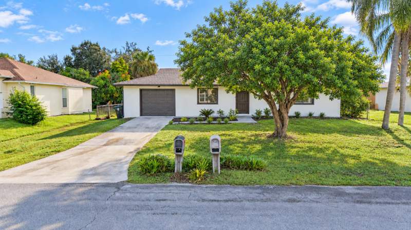 3 bedroom Single Family Residence at 661 SW Cynthia Street, Port St Lucie Section 27, Port St. Lucie — photo 2