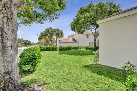 106 Hamilton Terrace, Royal Palm Beach FL - photo 8 of 37