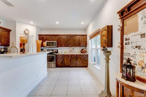 310 Spruce Street, Boynton Beach FL - photo 11 of 40