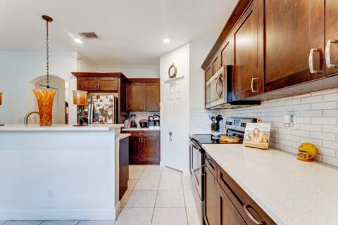 310 Spruce Street, Boynton Beach FL - photo 13 of 40