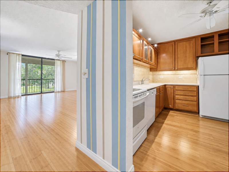 2 bedroom Condominium at 5340 Las Verdes Circle #202, Dogwood Condo, Delray Beach — photo 3