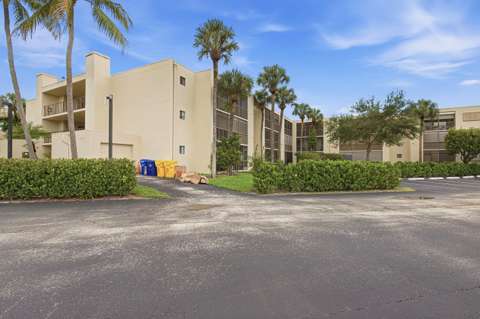 5340 Las Verdes Circle #202, home for sale on Las Verdes Circle
