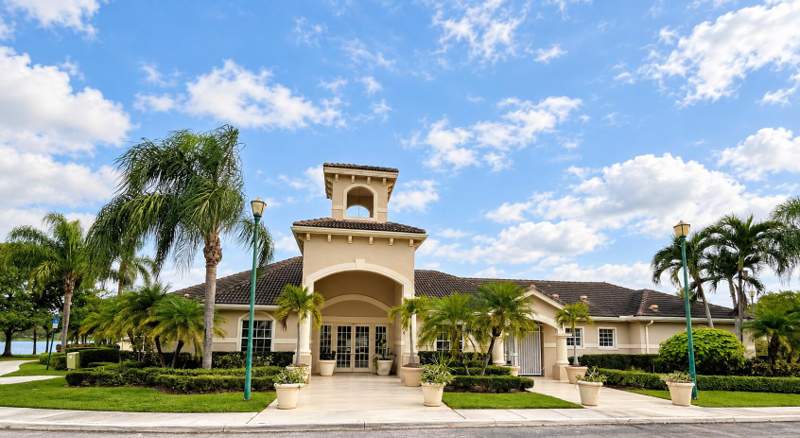 2 bedroom Condominium at 5021 Wiles Road #Apt 301, Evergreen Lakes Condo, Coconut Creek — photo 2