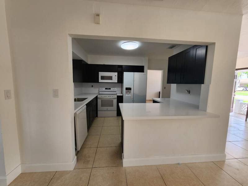 3 bedroom Single Family Residence at 8760 NW 14th Street, Boulevard Heights Sec 9, Pembroke Pines — photo 3