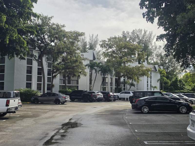 2 bedroom Condominium at 8425 Forest Hills Drive #205, Greenglades Condo III, Coral Springs — photo 3