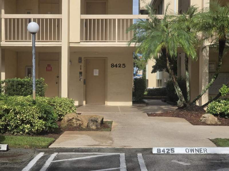 2 bedroom Condominium at 8425 Forest Hills Drive #205, Greenglades Condo III, Coral Springs — photo 4
