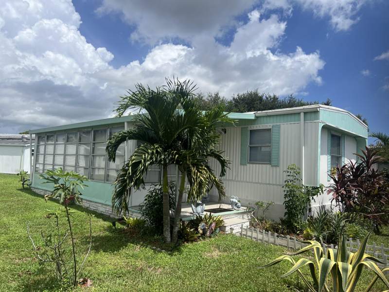 2 bedroom Manufactured Home at 4431 NW 67th Place #Lot O-04, Deerfield Lake, Coconut Creek — photo 4