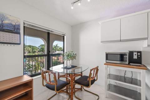 5380 Cedar Lake Drive #303, Boynton Beach FL - photo 12 of 34
