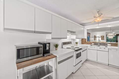 5380 Cedar Lake Drive #303, Boynton Beach FL - photo 14 of 34