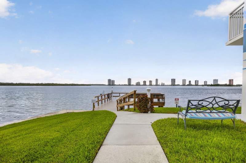 2 bedroom Condominium at 111 Shore Court #301, Shore Club Apts B & C Cond, North Palm Beach — photo 5