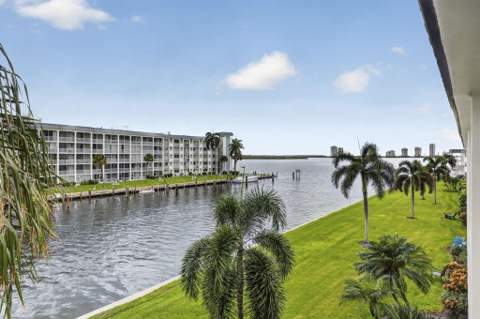 111 Shore Court #301, North Palm Beach FL - photo 8 of 68