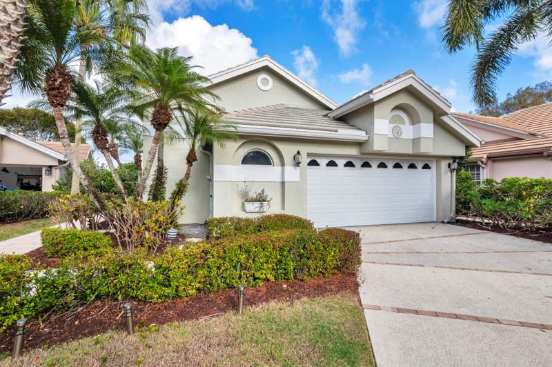3 bedroom Single Family Residence at 16440 Riverwind Drive, Riverwind At Jonathans Landing, Jupiter — photo 2