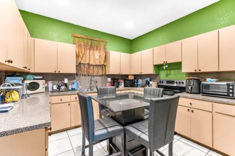 146 SE 5th Avenue, Boynton Beach FL - photo 8 of 26