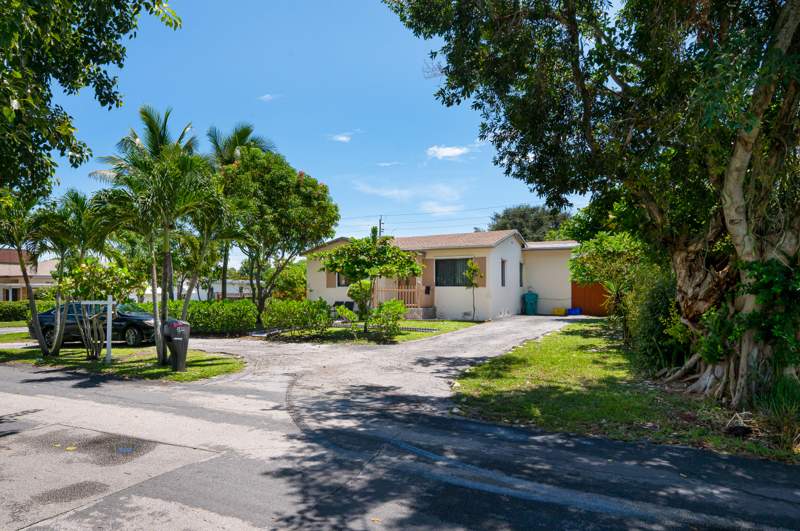 4 bedroom Single Family Residence at 146 SE 5th Avenue, Bowers Park, Boynton Beach — photo 2
