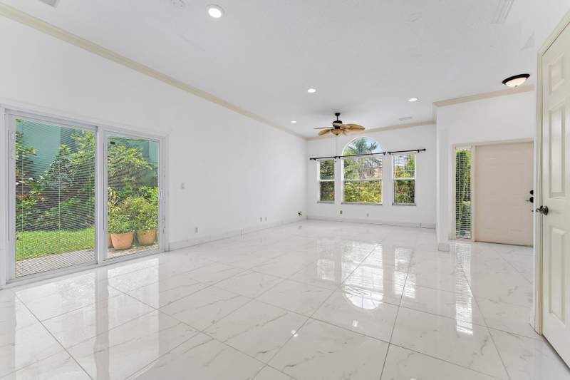 4 bedroom Single Family Residence at 3210 El Camino Real, Lakes Of Laguna, West Palm Beach — photo 5