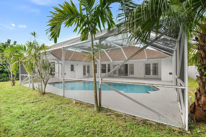 5 bedroom Single Family Residence at 13646 Brightstone Street, Greenview Shores 2 Of Wellington, Wellington — photo 3