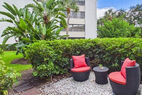 412 Coral Cove Drive, North Palm Beach FL - photo 24 of 39