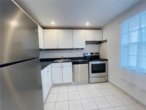 1040 Country Club Drive #306, Margate FL - photo 10 of 34