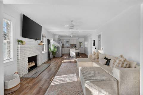 415 Greenbriar Drive, West Palm Beach FL - photo 9 of 61