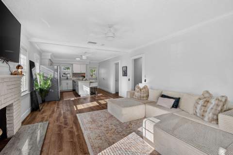 415 Greenbriar Drive, West Palm Beach FL - photo 10 of 61