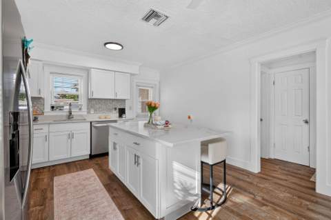 415 Greenbriar Drive, West Palm Beach FL - photo 15 of 61