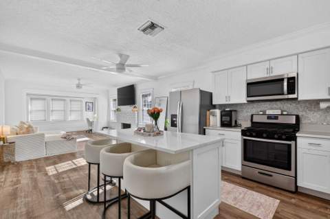 415 Greenbriar Drive, West Palm Beach FL - photo 16 of 61