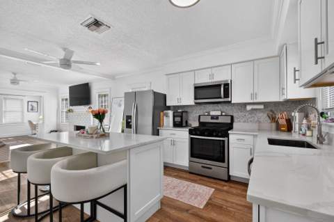 415 Greenbriar Drive, West Palm Beach FL - photo 17 of 61