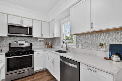 415 Greenbriar Drive, West Palm Beach FL - photo 19 of 61