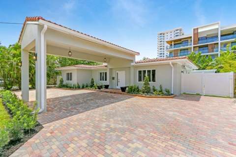 3025 Center Avenue, pool for sale in Fort Lauderdale