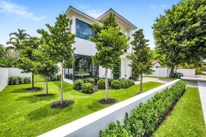4 bedroom Single Family Residence at 445 NE 11th Avenue, Halls Add 1-134 D, Fort Lauderdale — photo 2