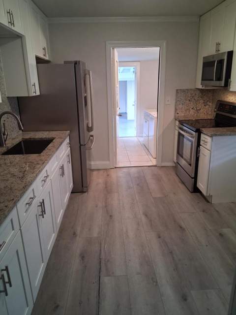 5815 Garden Avenue, West Palm Beach FL - photo 7 of 39