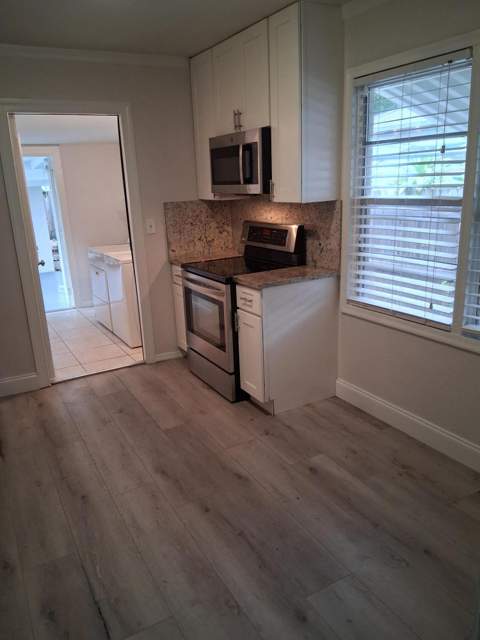 5815 Garden Avenue, West Palm Beach FL - photo 11 of 39