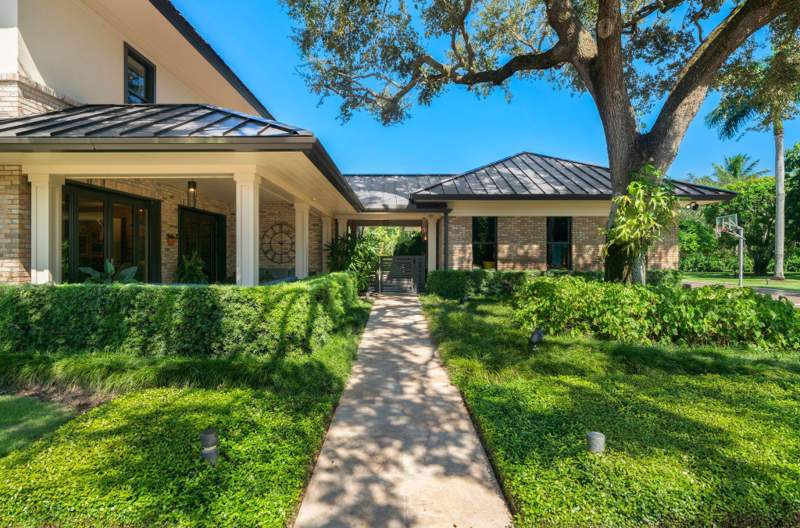 4 bedroom Single Family Residence at 3 Peacock Lane, Village Of Golf, Village of Golf — photo 5