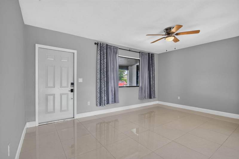 4 bedroom Single Family Residence at 7571 Lasalle Boulevard, Miramar Sec 7, Miramar — photo 3