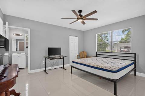 7571 Lasalle Boulevard, Miramar FL - photo 14 of 42