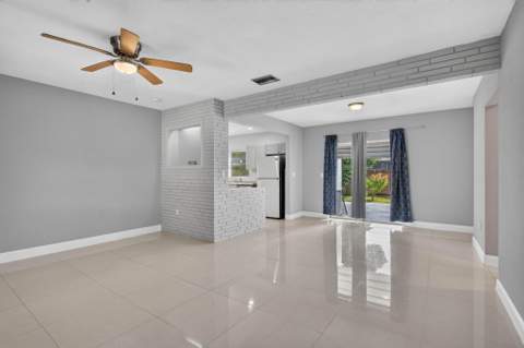 7571 Lasalle Boulevard, Miramar FL - photo 8 of 42