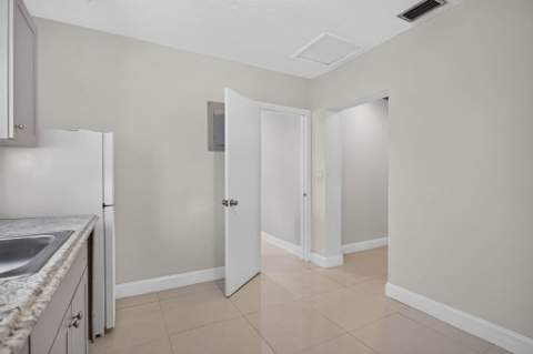 7571 Lasalle Boulevard, Miramar FL - photo 21 of 42