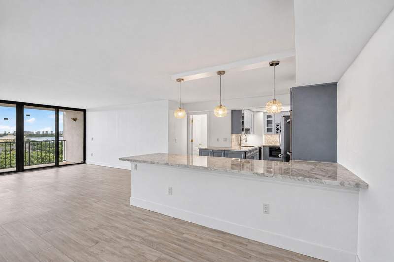 1 bedroom Condominium at 5600 N Flagler Drive #606, Palm Beach House Condo, West Palm Beach — photo 3